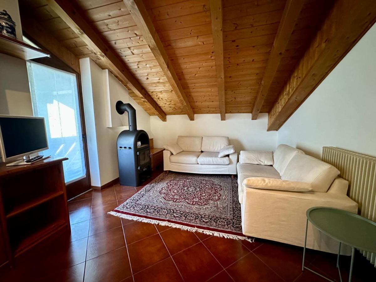 Mansarda Con Vista Apartment Giustino Exterior photo
